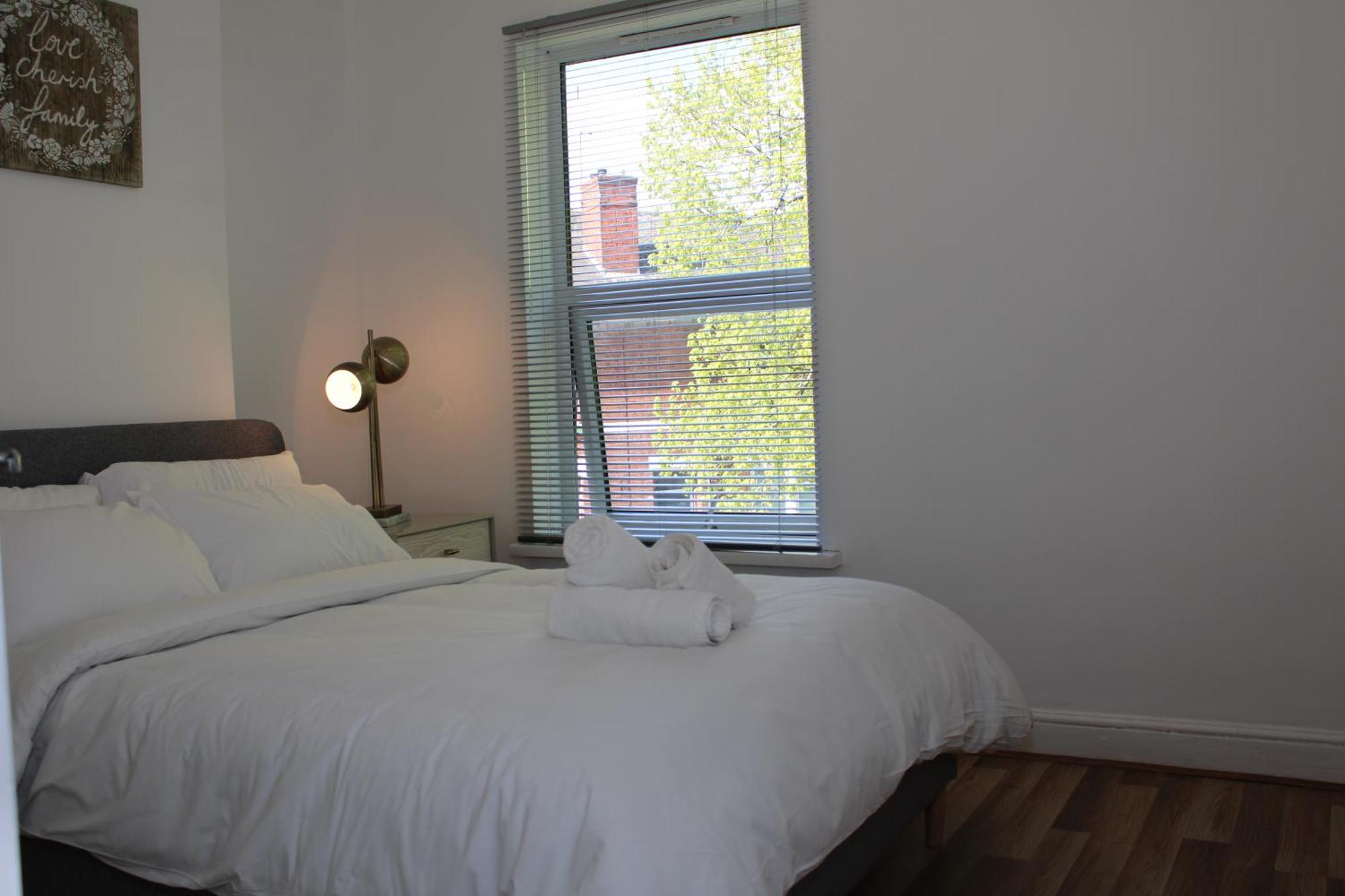 F2S Serviced Apartments 2Bedroom Terrace House With Free Wifi Netflix Suitable For Contractors Walking Distance To Train Station Derby Ngoại thất bức ảnh