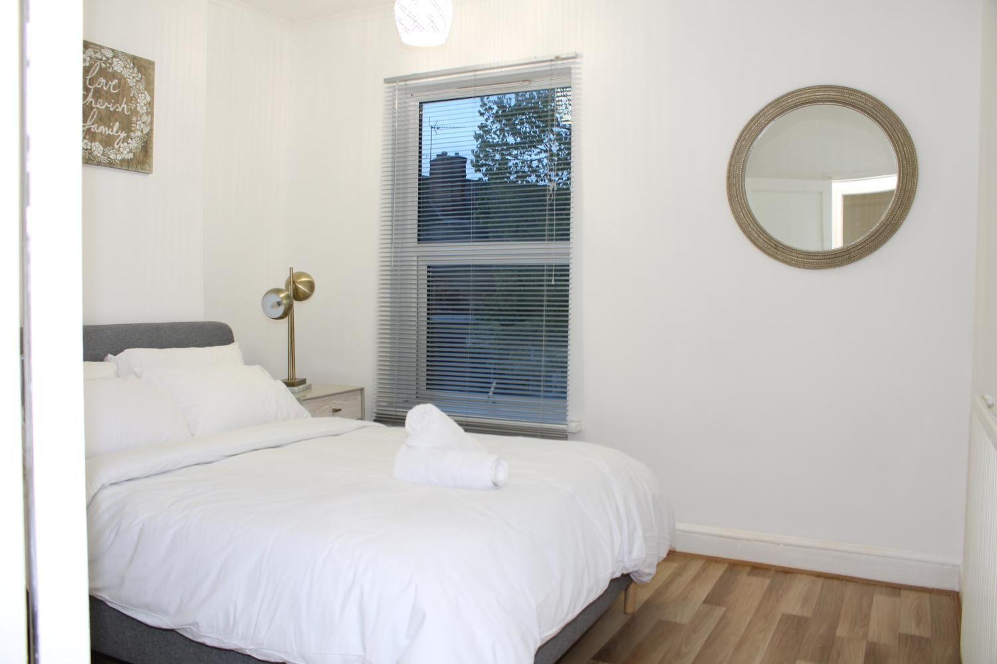 F2S Serviced Apartments 2Bedroom Terrace House With Free Wifi Netflix Suitable For Contractors Walking Distance To Train Station Derby Ngoại thất bức ảnh