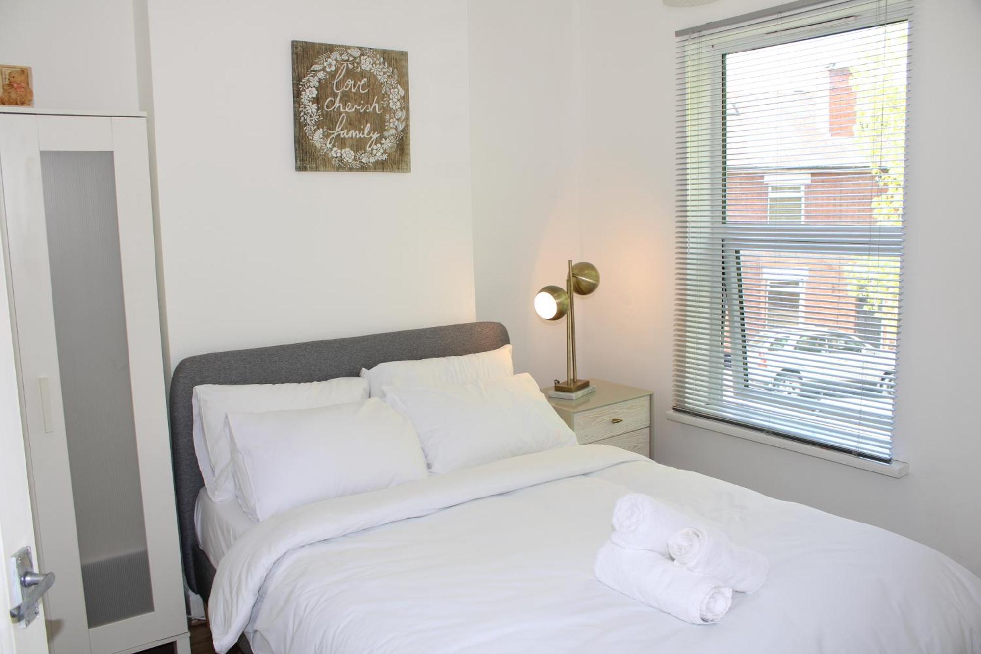 F2S Serviced Apartments 2Bedroom Terrace House With Free Wifi Netflix Suitable For Contractors Walking Distance To Train Station Derby Ngoại thất bức ảnh