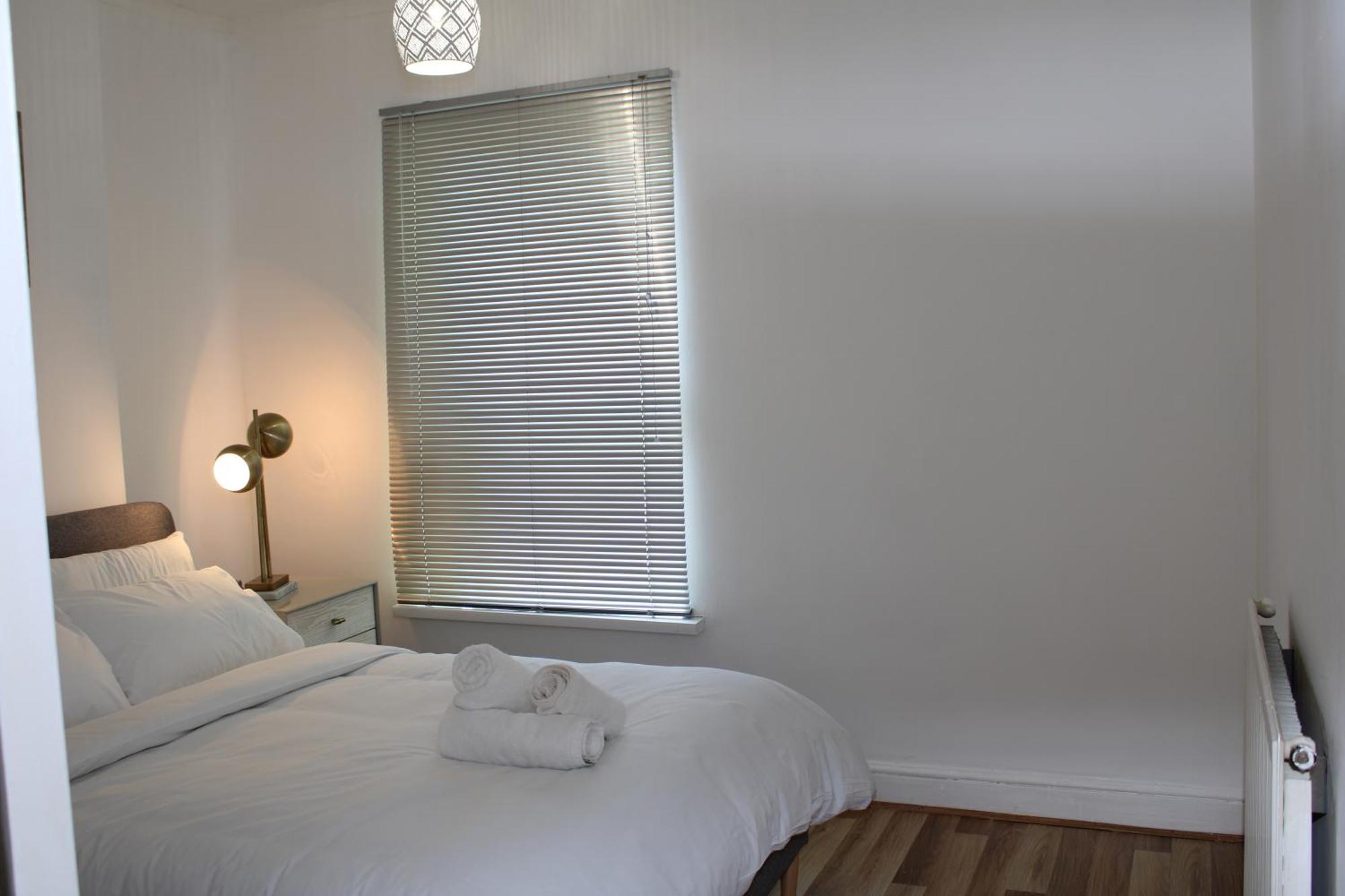 F2S Serviced Apartments 2Bedroom Terrace House With Free Wifi Netflix Suitable For Contractors Walking Distance To Train Station Derby Ngoại thất bức ảnh
