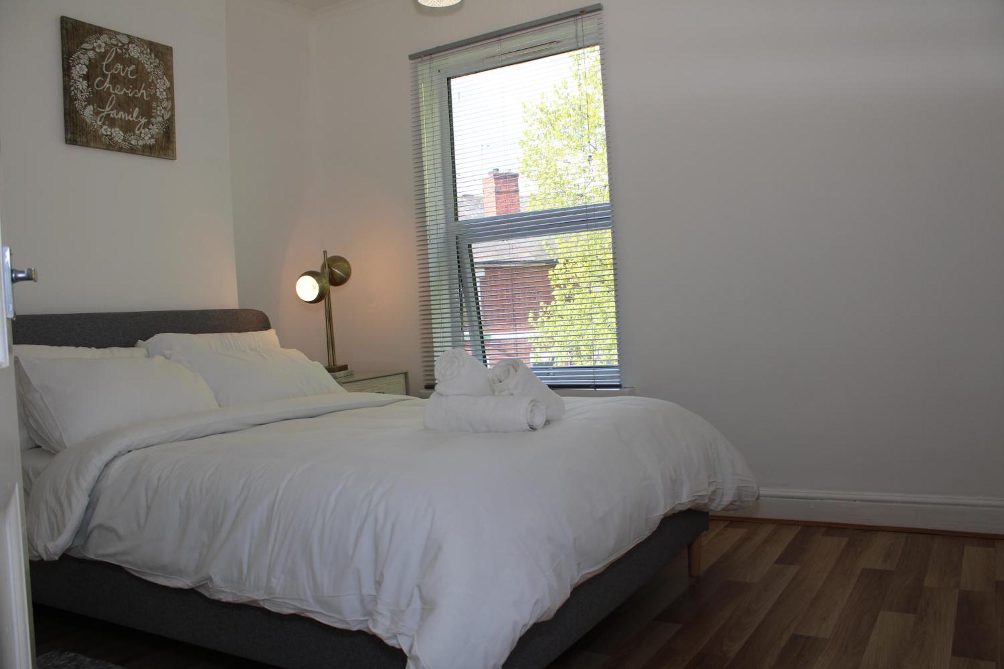 F2S Serviced Apartments 2Bedroom Terrace House With Free Wifi Netflix Suitable For Contractors Walking Distance To Train Station Derby Ngoại thất bức ảnh