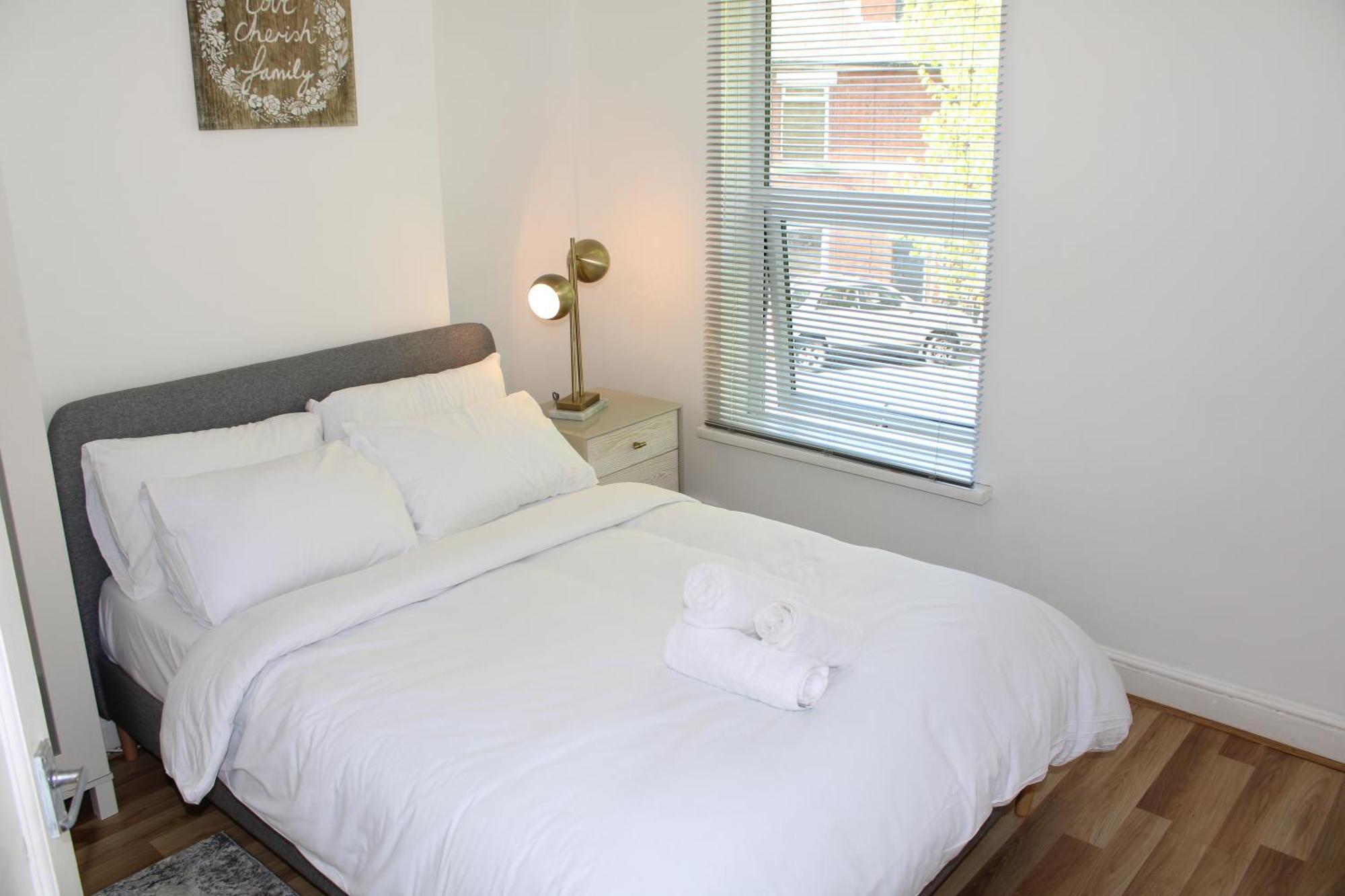 F2S Serviced Apartments 2Bedroom Terrace House With Free Wifi Netflix Suitable For Contractors Walking Distance To Train Station Derby Ngoại thất bức ảnh