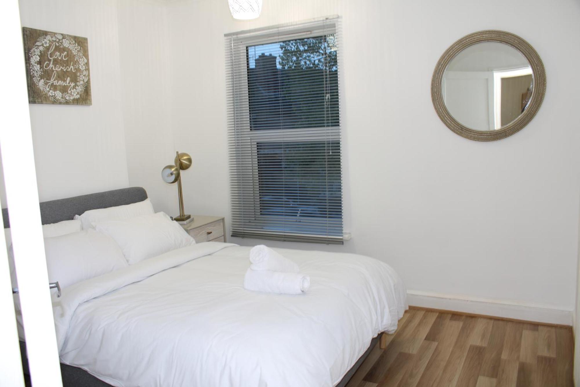 F2S Serviced Apartments 2Bedroom Terrace House With Free Wifi Netflix Suitable For Contractors Walking Distance To Train Station Derby Ngoại thất bức ảnh