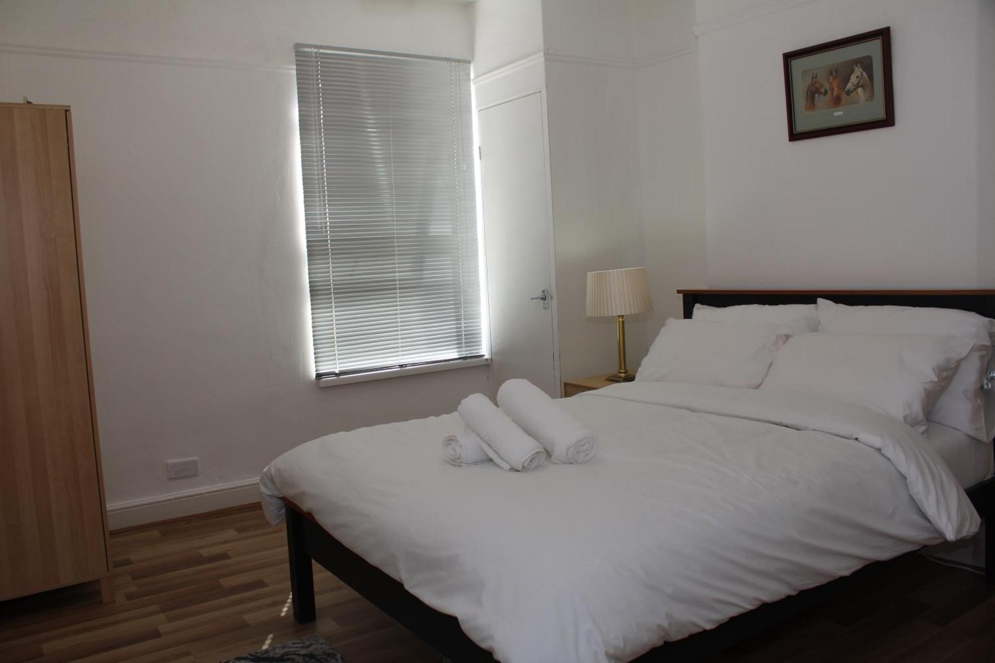 F2S Serviced Apartments 2Bedroom Terrace House With Free Wifi Netflix Suitable For Contractors Walking Distance To Train Station Derby Ngoại thất bức ảnh