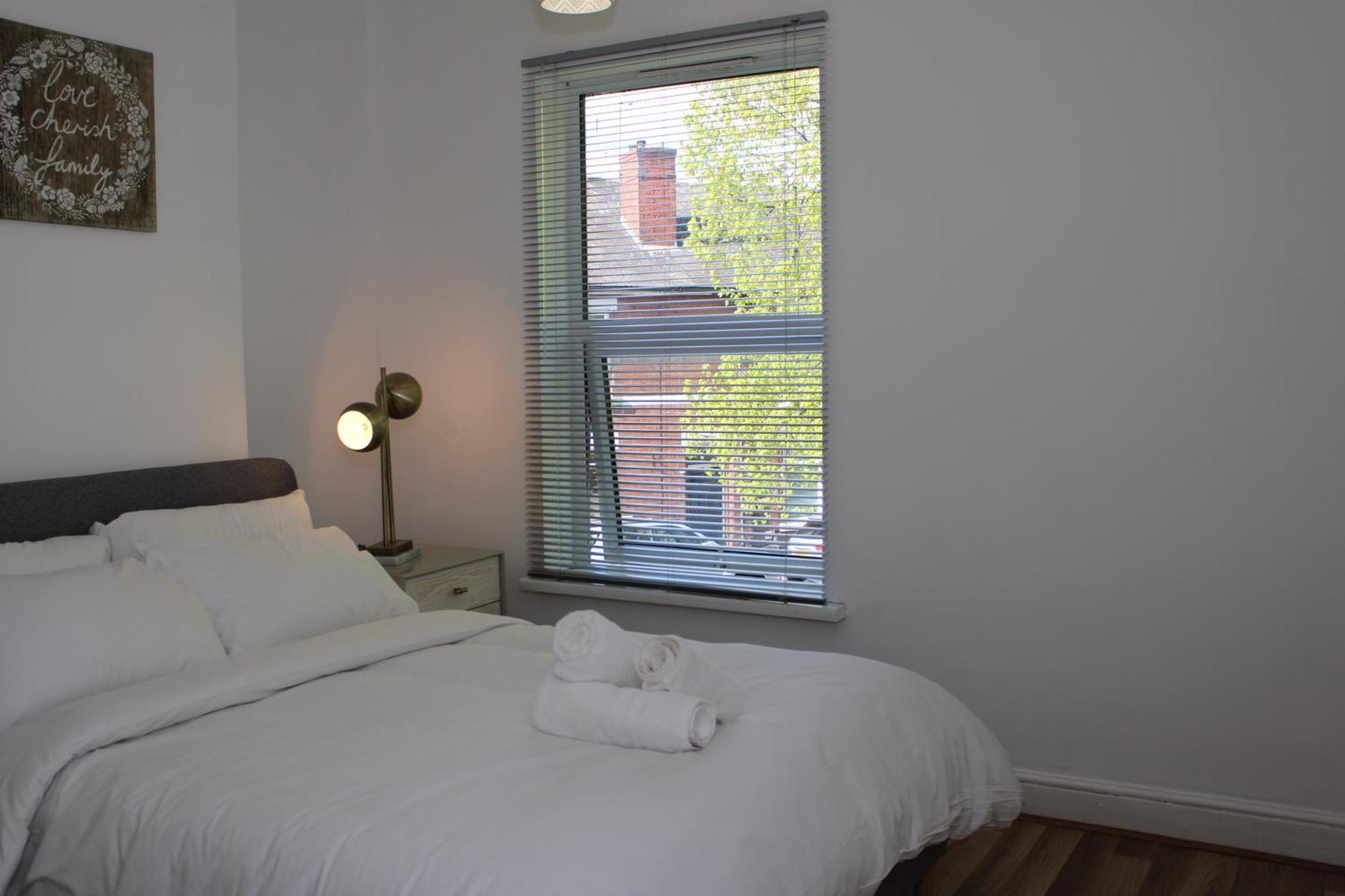 F2S Serviced Apartments 2Bedroom Terrace House With Free Wifi Netflix Suitable For Contractors Walking Distance To Train Station Derby Ngoại thất bức ảnh