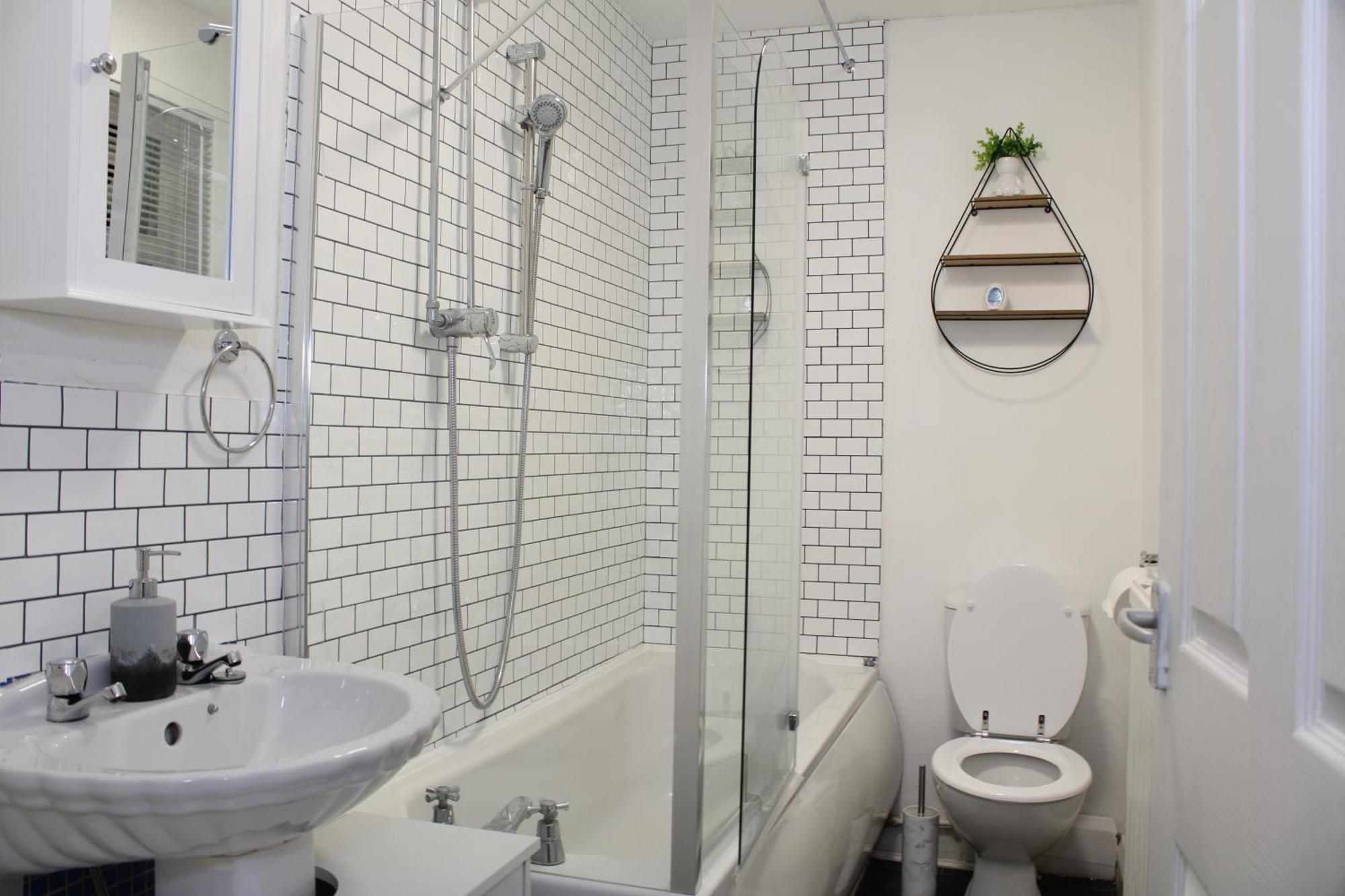 F2S Serviced Apartments 2Bedroom Terrace House With Free Wifi Netflix Suitable For Contractors Walking Distance To Train Station Derby Ngoại thất bức ảnh