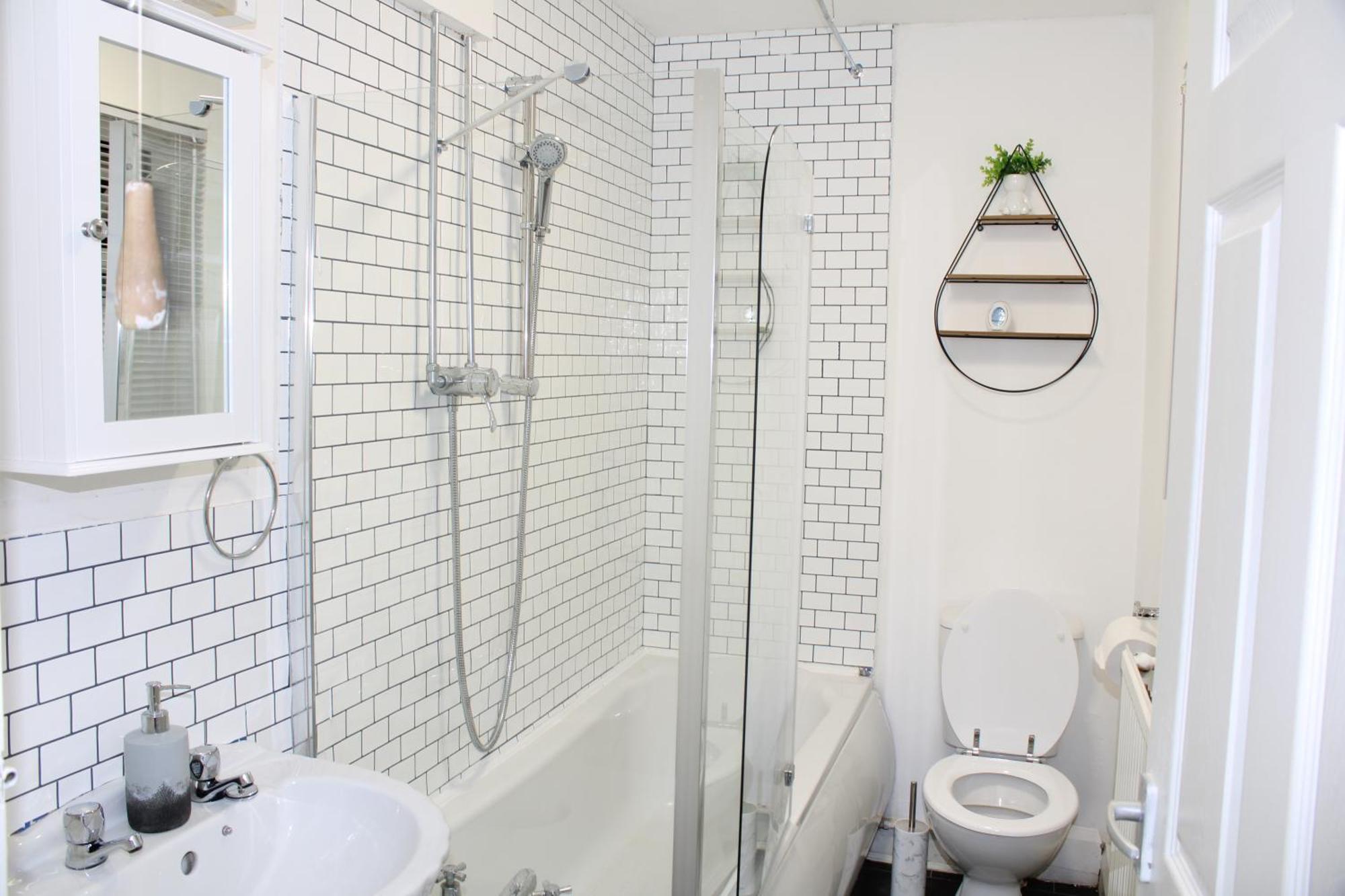 F2S Serviced Apartments 2Bedroom Terrace House With Free Wifi Netflix Suitable For Contractors Walking Distance To Train Station Derby Ngoại thất bức ảnh