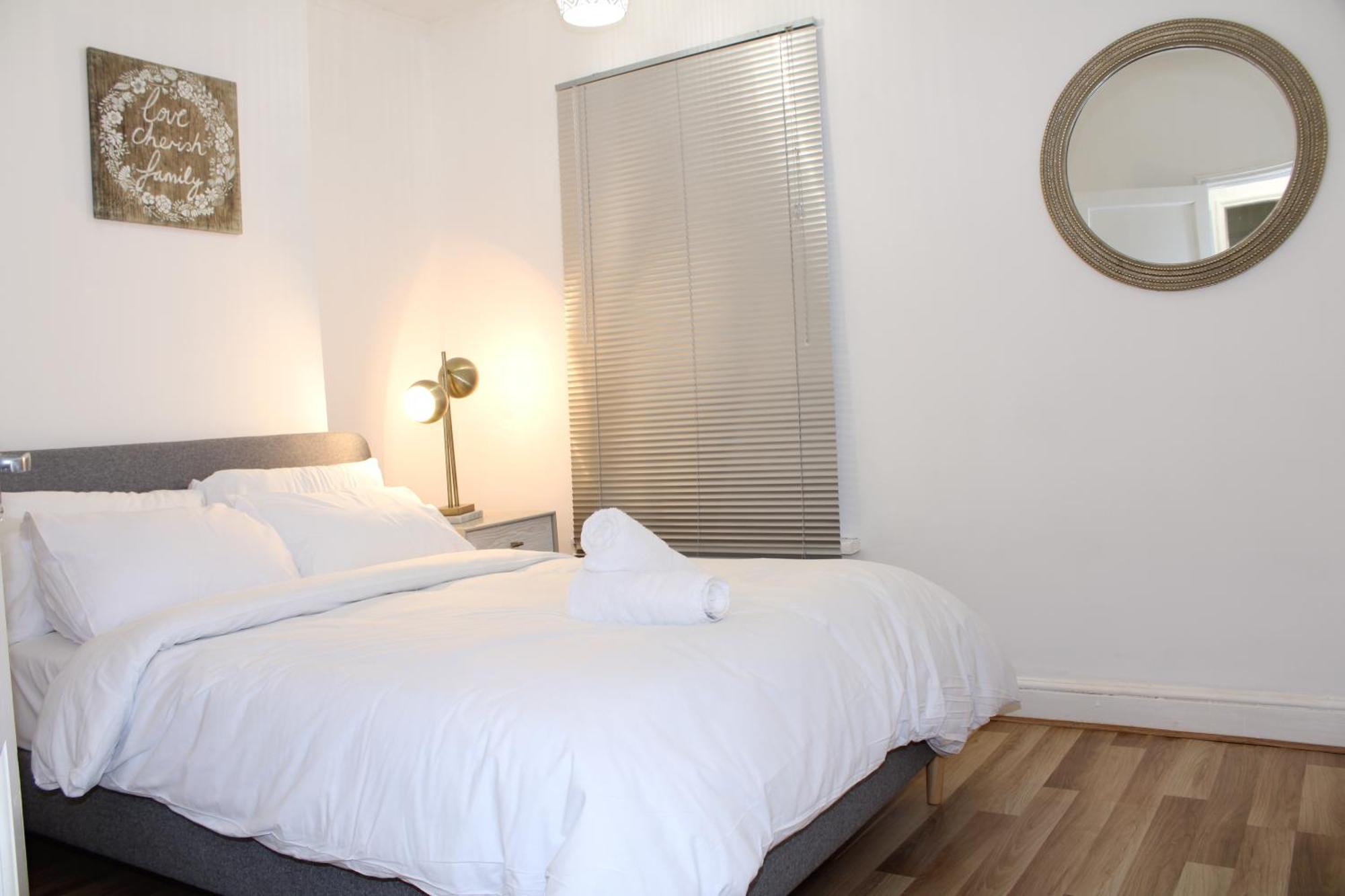F2S Serviced Apartments 2Bedroom Terrace House With Free Wifi Netflix Suitable For Contractors Walking Distance To Train Station Derby Ngoại thất bức ảnh