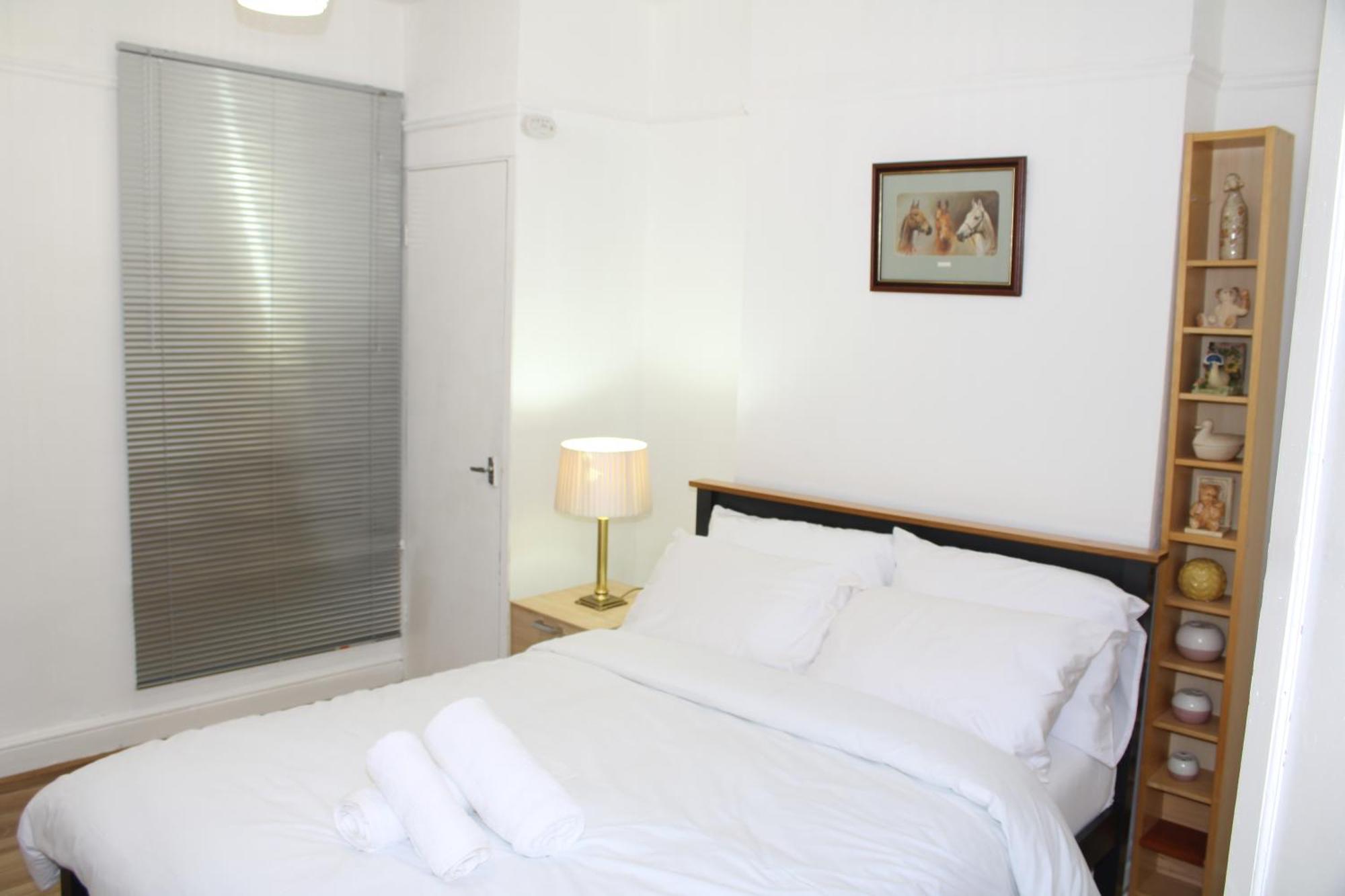 F2S Serviced Apartments 2Bedroom Terrace House With Free Wifi Netflix Suitable For Contractors Walking Distance To Train Station Derby Ngoại thất bức ảnh